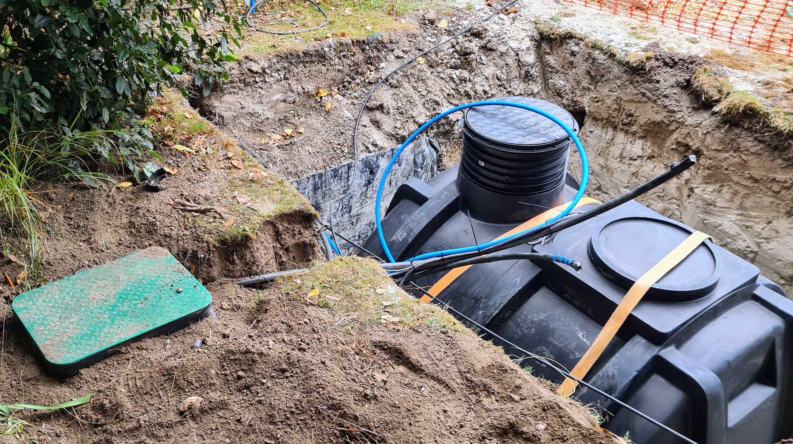 Retrofit rain harvesting tank