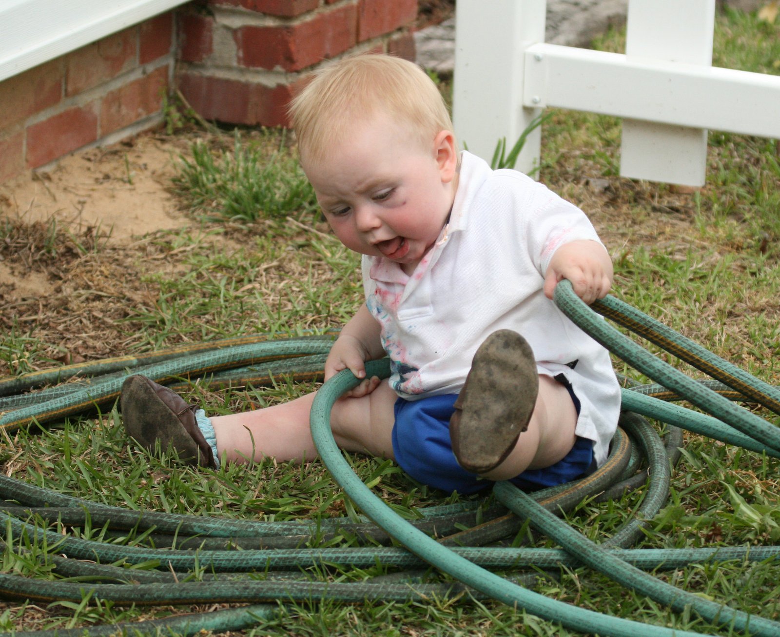 kid bunched in hose